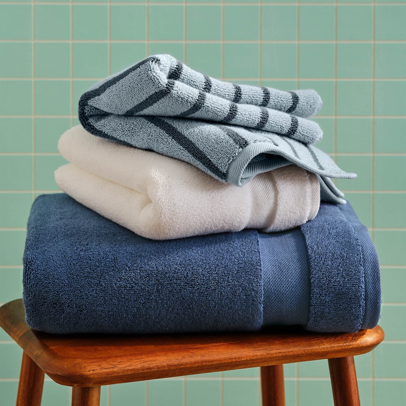 Super-Plush Set of 4 Bath Towel Bundle D6