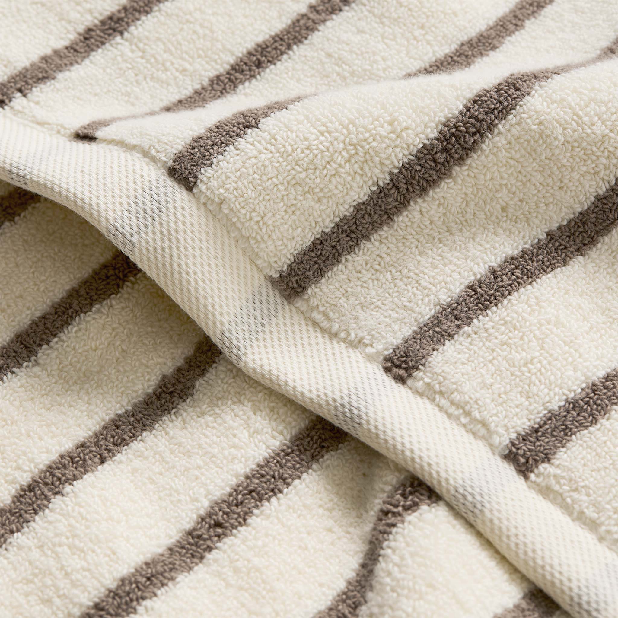 Super-Plush Set of 4 Bath Towel Bundle D6